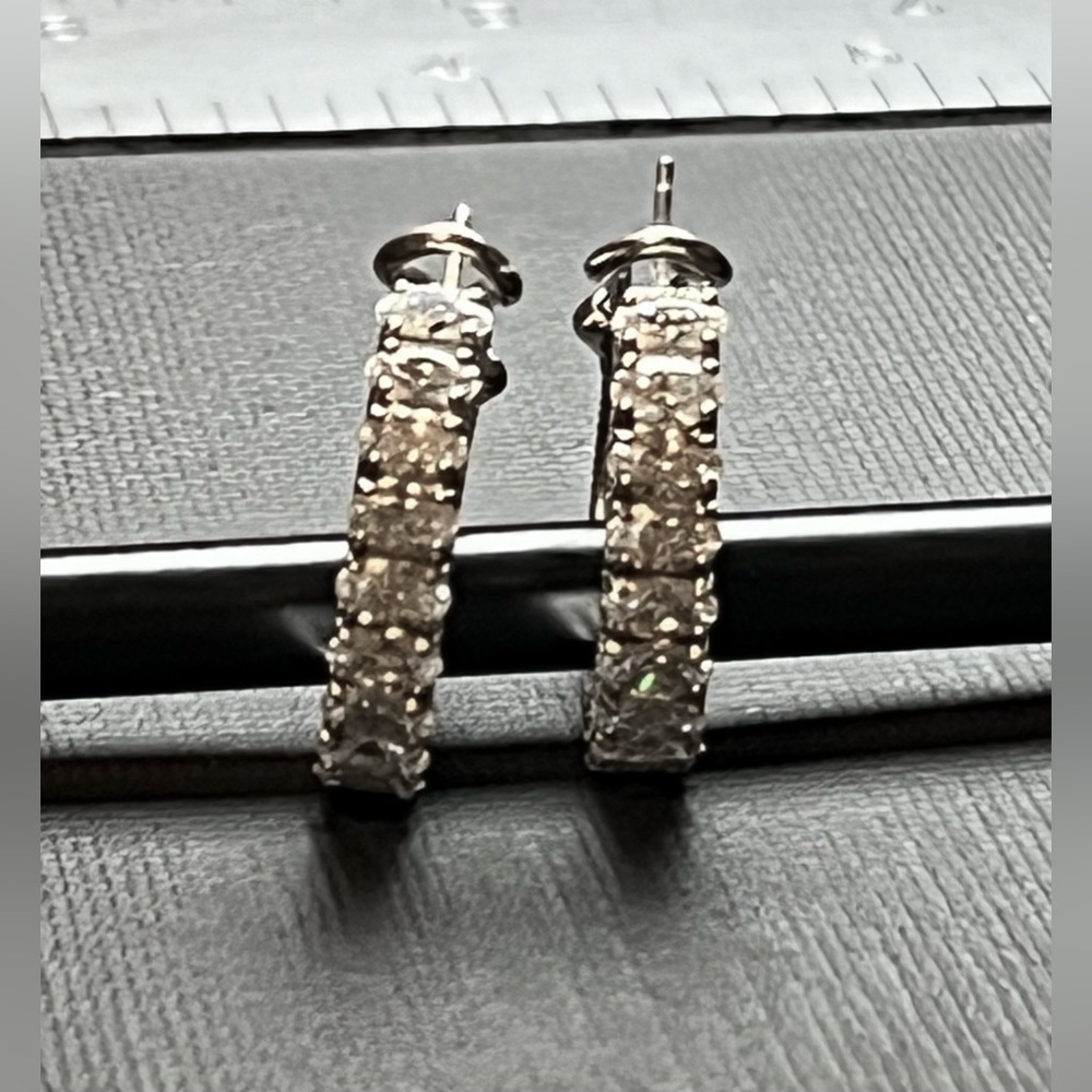 Judith Ripka Sterling Silver Diamonique Sparkle Fetish Earrings Cz Diamond R17